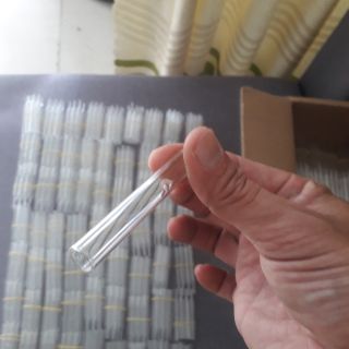 Combo 50 ống thủy tinh hút mụn, giá 100.000 đồng, sản phẩm không thể thiếu trong các cơ sở chăm sóc sức khỏe.