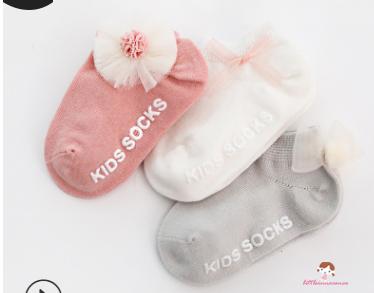 Bộ 3 cặp vớ mềm bằng vải cotton họa tiết dễ thương cho bé