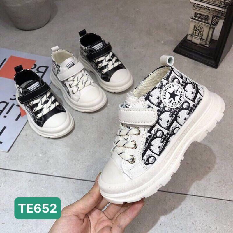 Giày bốt cho trẻ em bé trai.bé gái