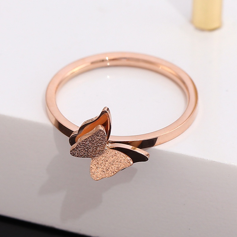 Nhẫn titan nữ không gỉ mạ vàng 18k mặt hình bướm xinh xắn thời trang cao cấp thiết kế mới 2021