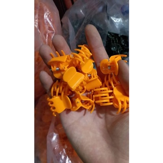 1 lạng kẹp nhỏ + 1 lạng kẹp nhỡ + 1 lạng kẹp bướm cỡ lớn