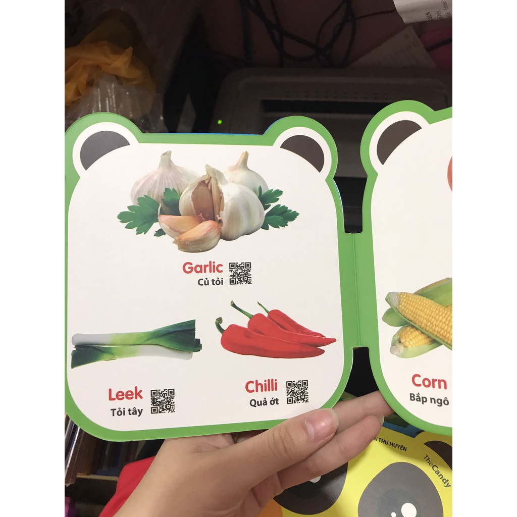 Sách - Cùng gấu học tiếng anh : rau củ quả