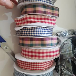Set ribbon kẻ caro vải,size 25mm . Chuyên sỉ và lẻ phụ kiện ribbon, kẹp tóc, bờm cài, cánh hoa voan, lụa, center .......