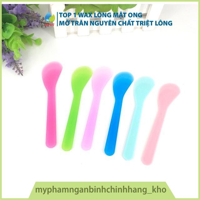 Que nhựa trộn và đắp mặt nạ, thìa nhựa trộn mask... tiện dụng làm đẹp từ thiên nhiên