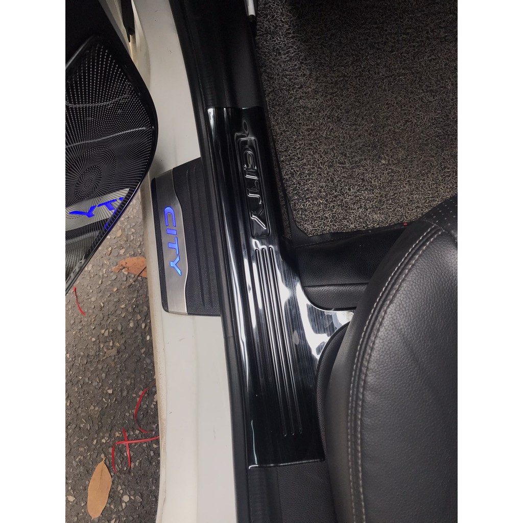 Ốp bậc cửa xe Honda City 2017-2020, 2021-2023, Nẹp bước chân City Chất liệu Titan cao cấp. Bộ 8 miếng chống xước cửa