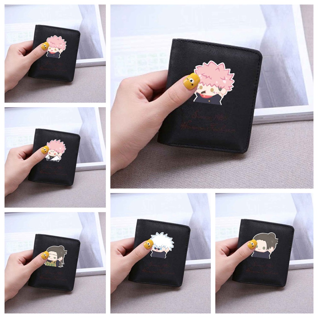 Ví ngắn đen cầm tay IN HÌNH JUJUTSU KAISEN VER TẬP THỂ DỤC đựng vật dụng nhỏ anime chibi