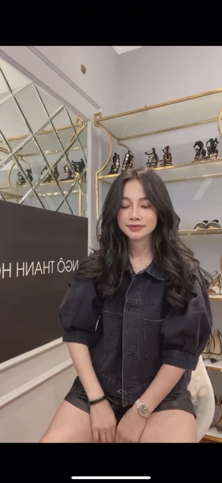 Áo khoác jean tay bồng lửng siêu hot