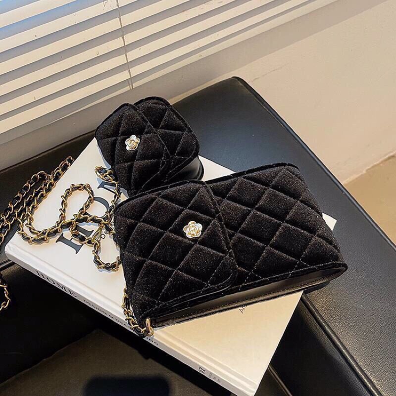 Túi Xách Nữ Nhung Đeo Chéo 2 Chi Tiết Dáng Dọc Ô Trám