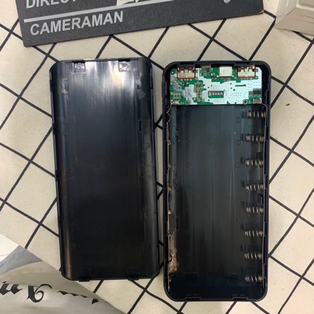 Box sạc dự phòng 8 pin 😁 mạch QC 3.0