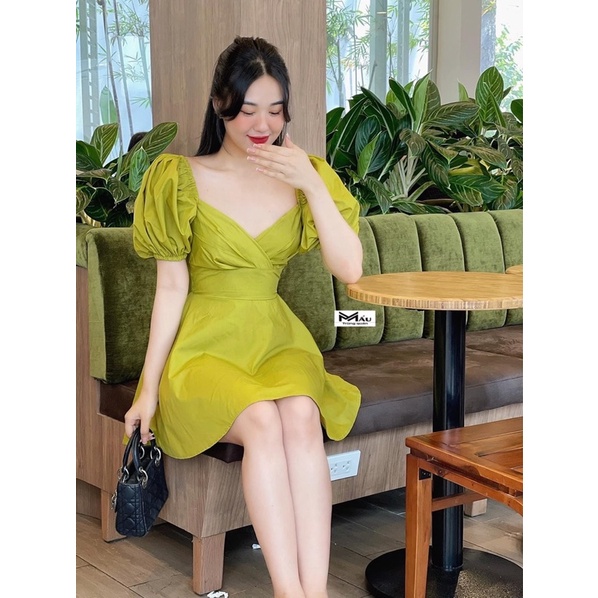 Váy thô tay bồng cổ chéo