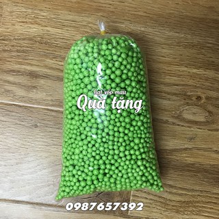 Hạt xốp màu bỏ hộp quà màu xanh lá cây ( 2 túi xốp )