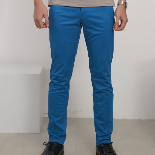 Quần kaki nam Aristino kiểu dáng slim fit trẻ trung, khoẻ khoắn mã AKK003S7