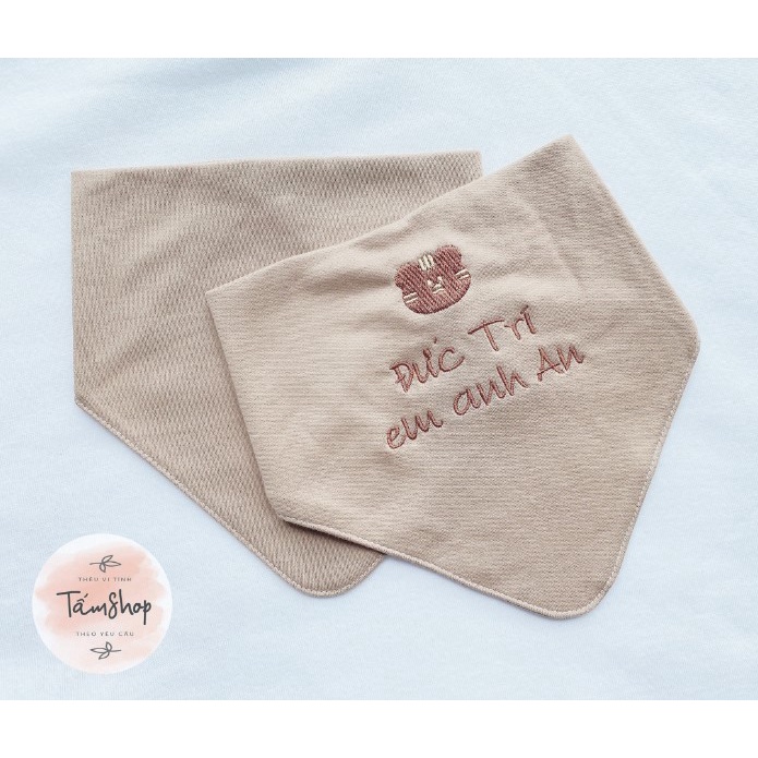 Yếm thêu tên theo yêu cầu