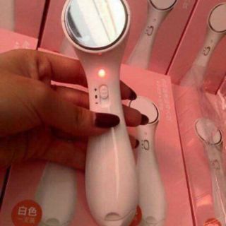MÁY RỬA MẶT ION