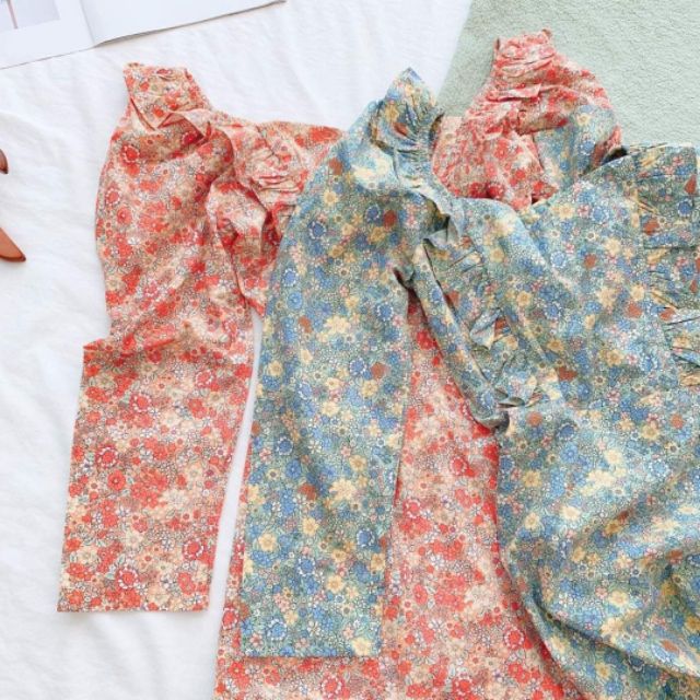 Đầm hoa cổ vuông phối bèo trên vai | BigBuy360 - bigbuy360.vn