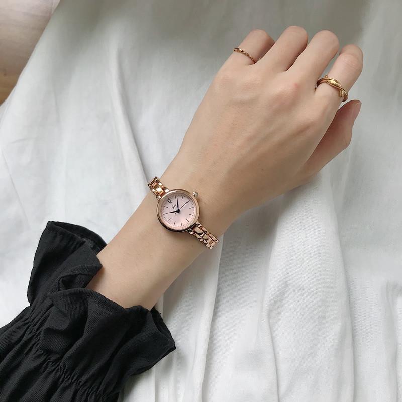 Phiên bản Hàn Quốc đơn giản của đồng hồ nữ nhỏ mùa hè / đồng hồ đeo tay nữ dây chuyền cổ điển phù hợp tất cả các loại đồng hồ đeo tay mặt số nhỏ