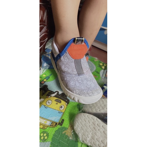 Giày adidas cho bé trai size 26-15cm