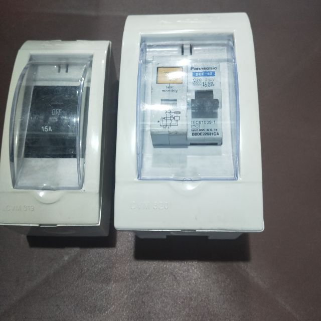 Đế CB (Hộp nổi) có nắp che LIHHAN