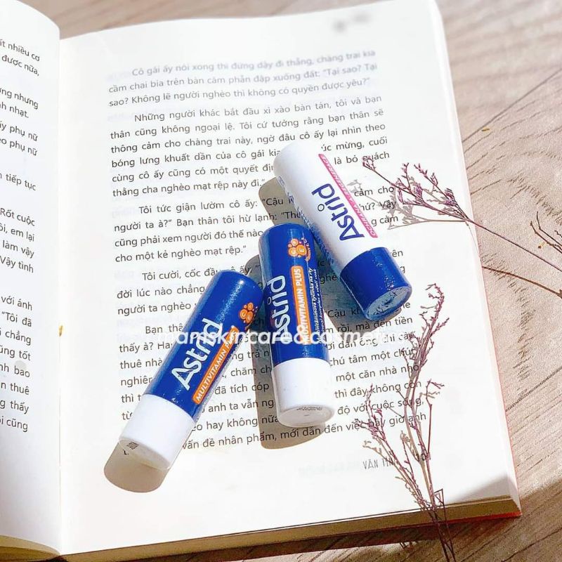 Son dưỡng môi Astrid trắng, xanh