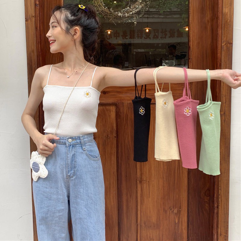 [Mã FASHIONT4WA2 giảm 10K đơn 50K] Áo dây camisole hoạ tiết hoa thêu nữ tính | BigBuy360 - bigbuy360.vn