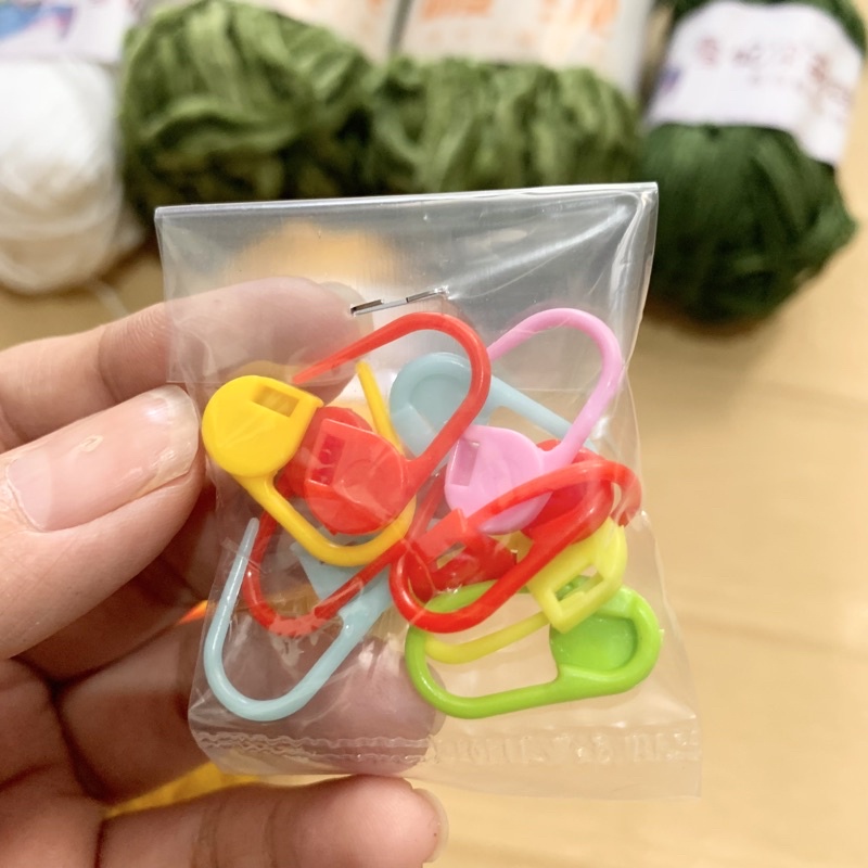 Móc đánh dấu len