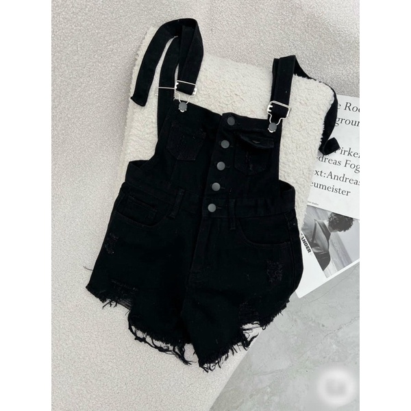 Yếm dây bò rách