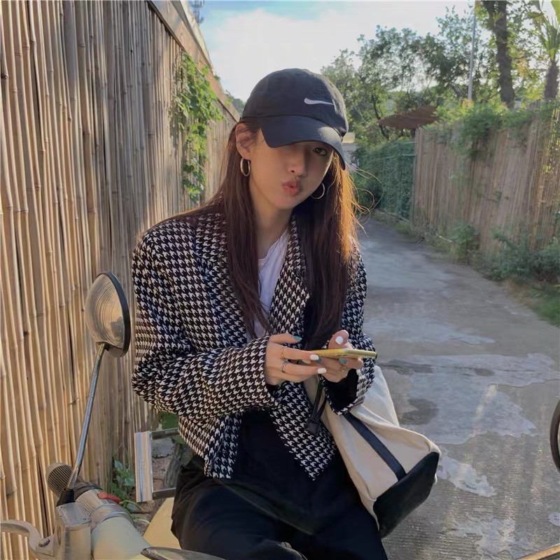 Áo blazer dáng ngắn croptop kẻ caro đen trắng freesize