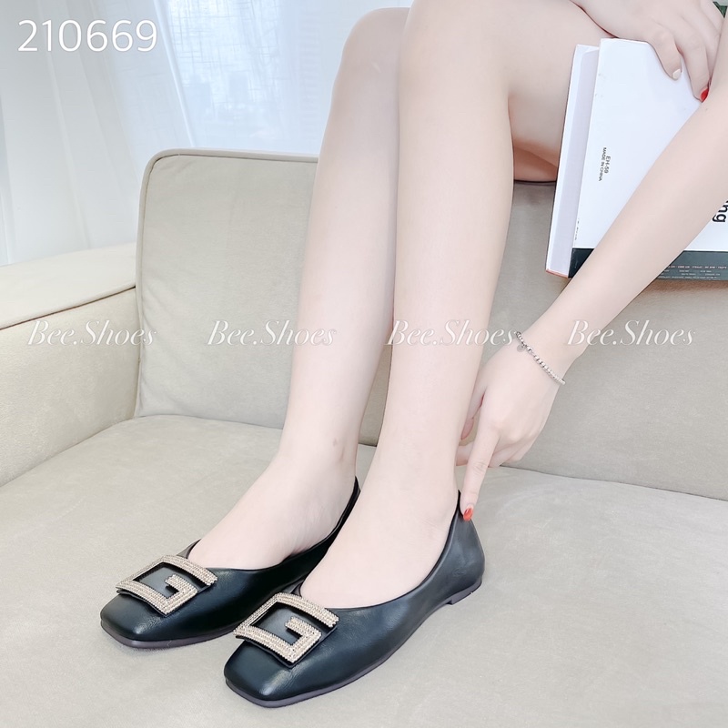 BEESHOES - GIÀY BÚP BÊ NỮ THỜI TRANG DA MỀM KHUY VUÔNG ÊM CHÂN DỄ ĐI SẴN MÀU ĐEN , KEM 210669