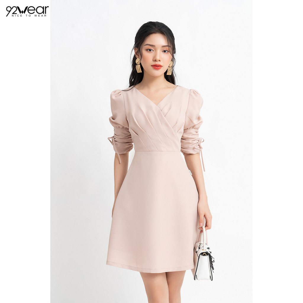 Đầm váy nữ công sở 92WEAR 2 MÀU, dáng xòe xếp ly DEW0835