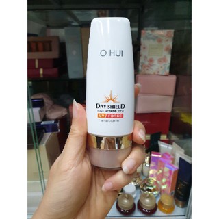Kem chống nắng nâng màu da Ohui (Ohui Day Shield Tone Up Sunblock UV Force SPF50+/PA++++)
