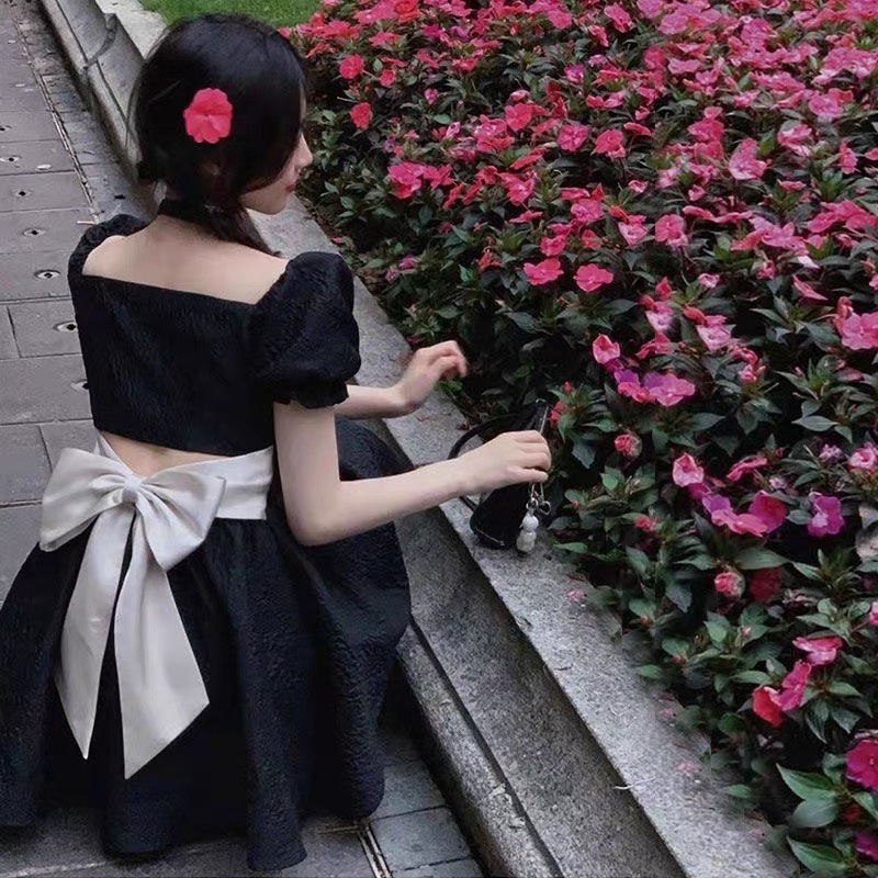 Đầm form babydoll xinh xắn, cổ vuông tay bồng