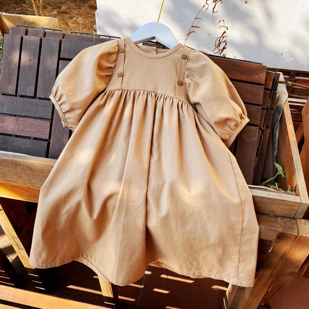 Đầm bé gái/ váy bé gái linen màu nâu đính nút vintage