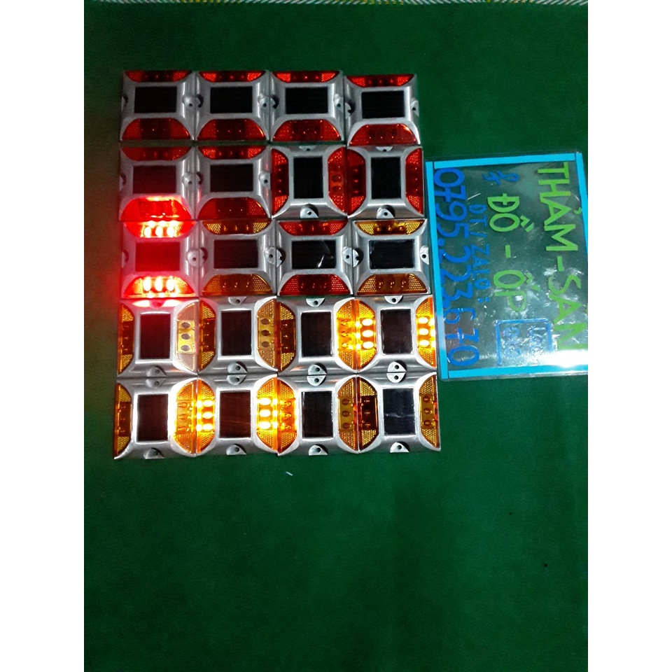 Đèn cảnh báo năng lượng mặt trời nhấp nháy ban đêm lắp cho xe tải