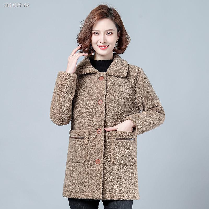 Middle-aged and elderly women s lamb wool granular fleece jacket jacket plus velvet thickening mother s clothing autumn and winter new fur