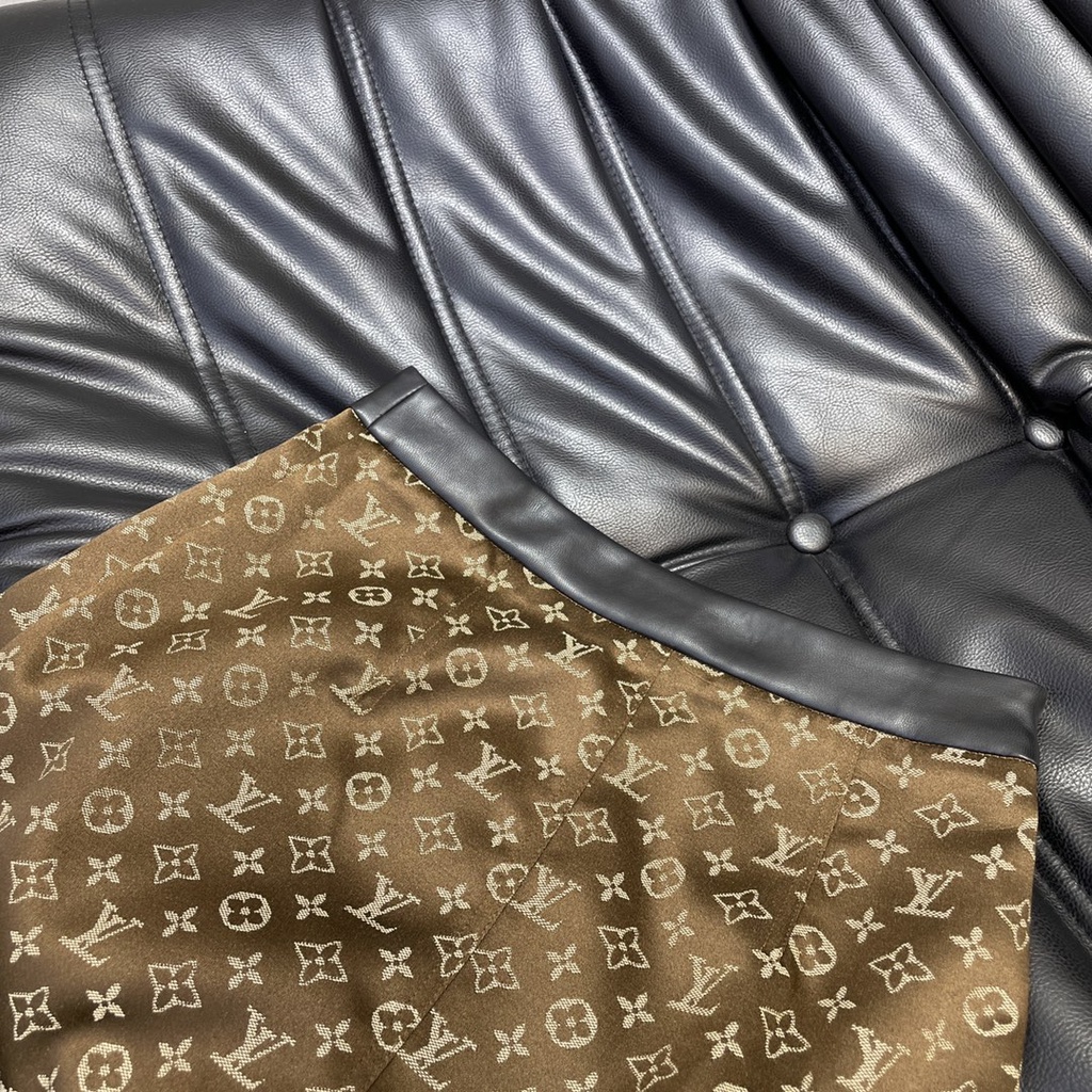 Chân váy nữ Louis Vuitton LV kiểu dáng nhẹ nhàng, cổ điển