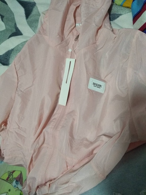 Áo gió chất đẹp kiểu dáng trẻ trung ảnh thật | BigBuy360 - bigbuy360.vn