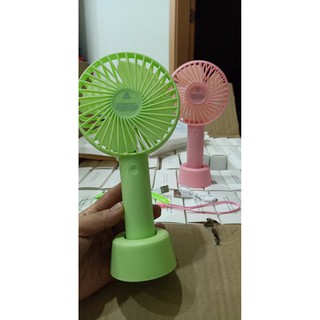QUẠT MINI TÍCH ĐIỆN CẦM TAY CÓ ĐẾ