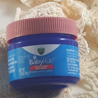 DẦU CÙ LÀ DÀNH CHO EM BÉ VAPO RUB, sản xuất và xách tay từ Mỹ.