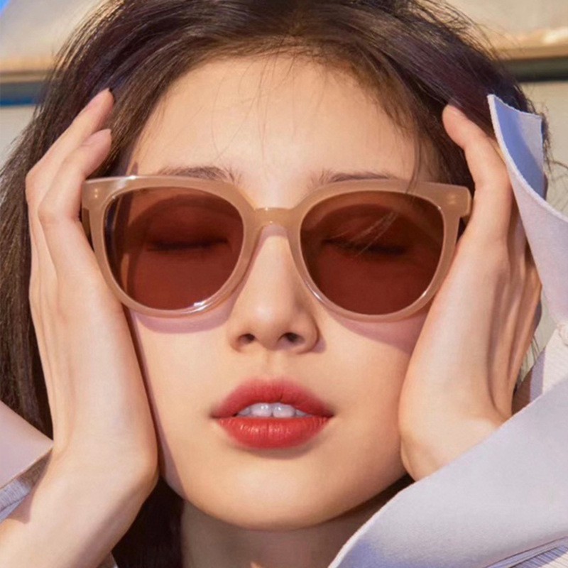 Kính mát nữ Cermin Mata sành điệu thời trang phong cách phong cách retro