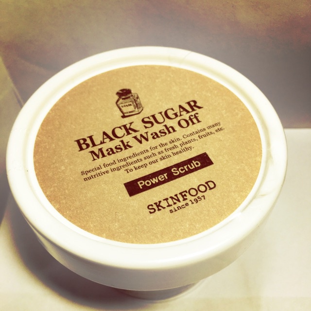 Mặt nạ tẩy da chết, dưỡng mềm da Skinfood Black sugar mask wash off 100g