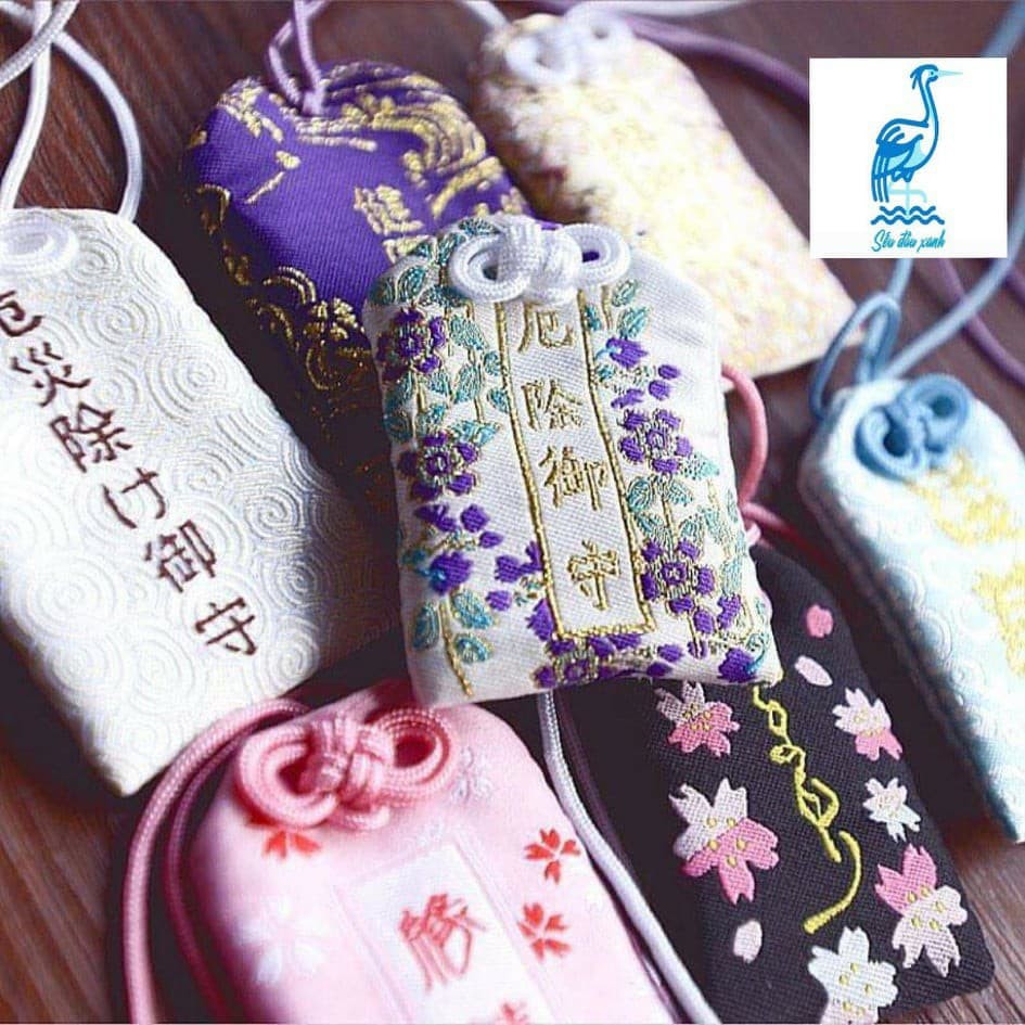 Túi Phước May Mắn Omamori Bọc Vỏ Silicon Tặng Đá Ngũ Sắc