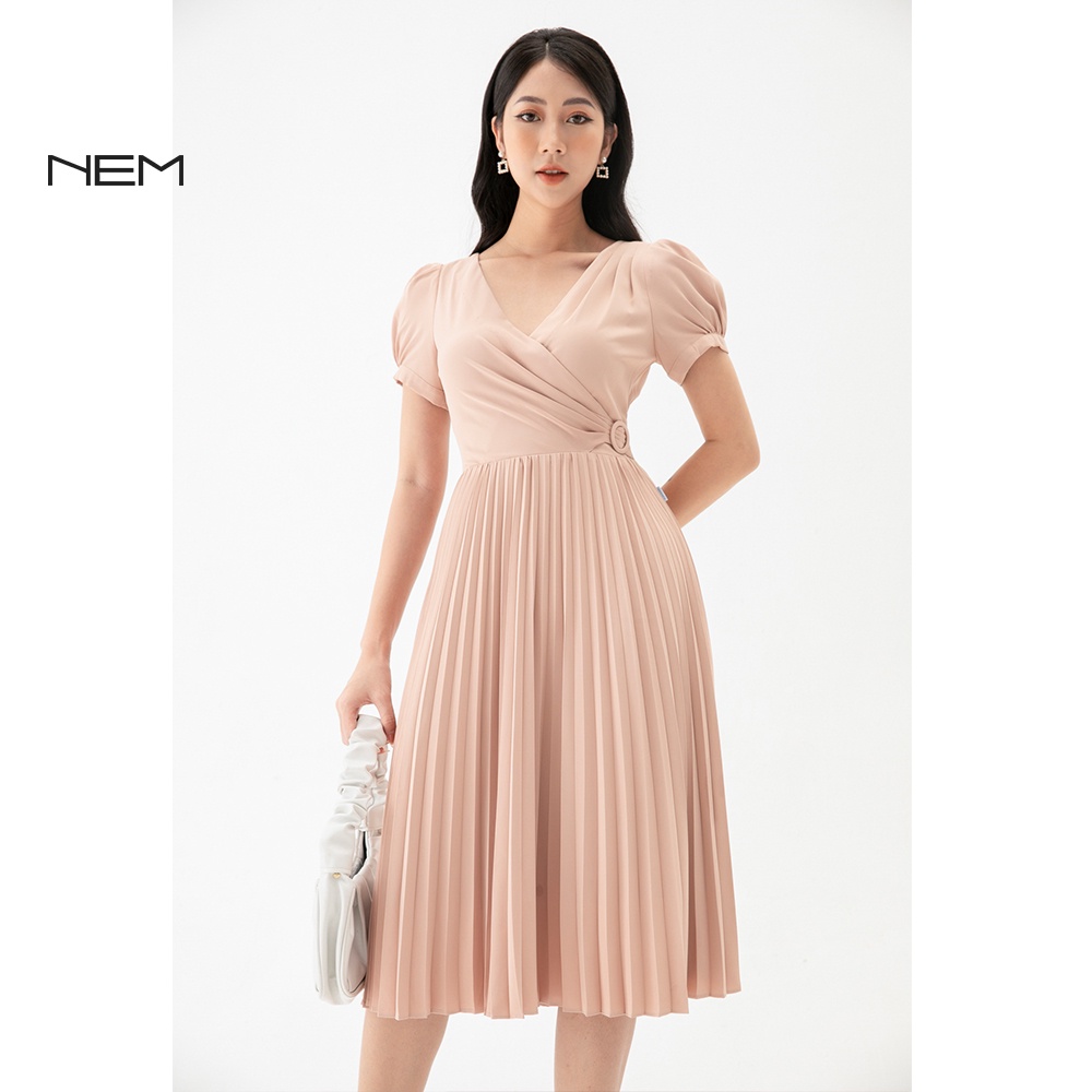 [Mã INCU50 giảm 50K đơn 250K] Đầm nữ thiết kế xếp ly NEM Fashion D50262 | BigBuy360 - bigbuy360.vn