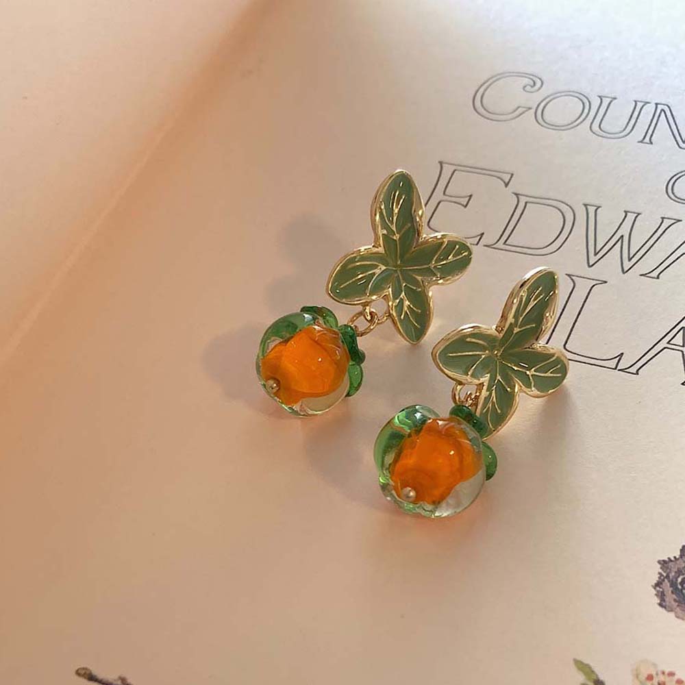 Khuyên tai tạo hình độc đáo cho nữ