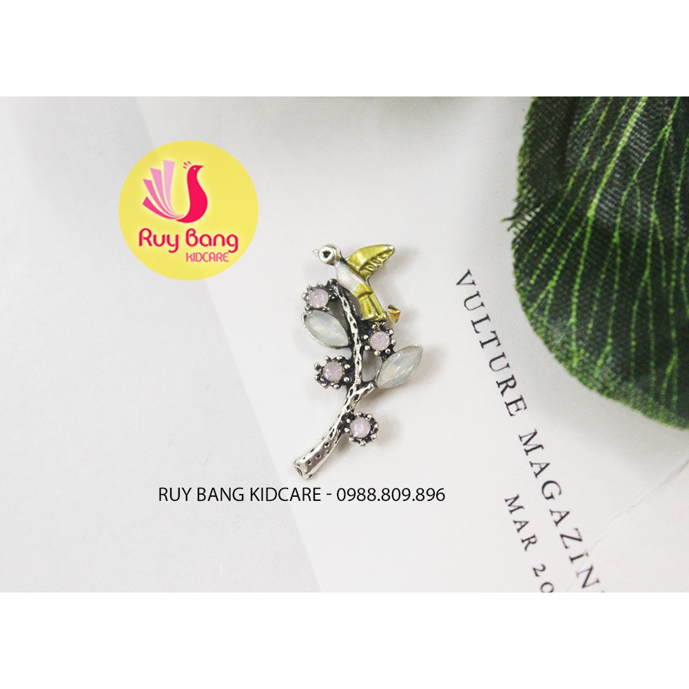 Cành lá kim loại, center đá đính hoa vải handmade