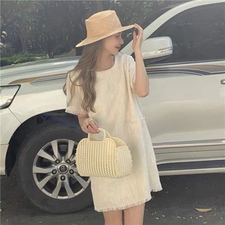 Váy suông trắng order bên quini store