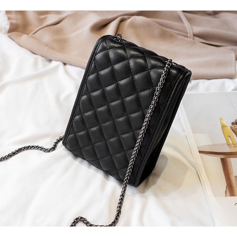 Sale túi đeo chéo VQKGĐ cực chất! | BigBuy360 - bigbuy360.vn