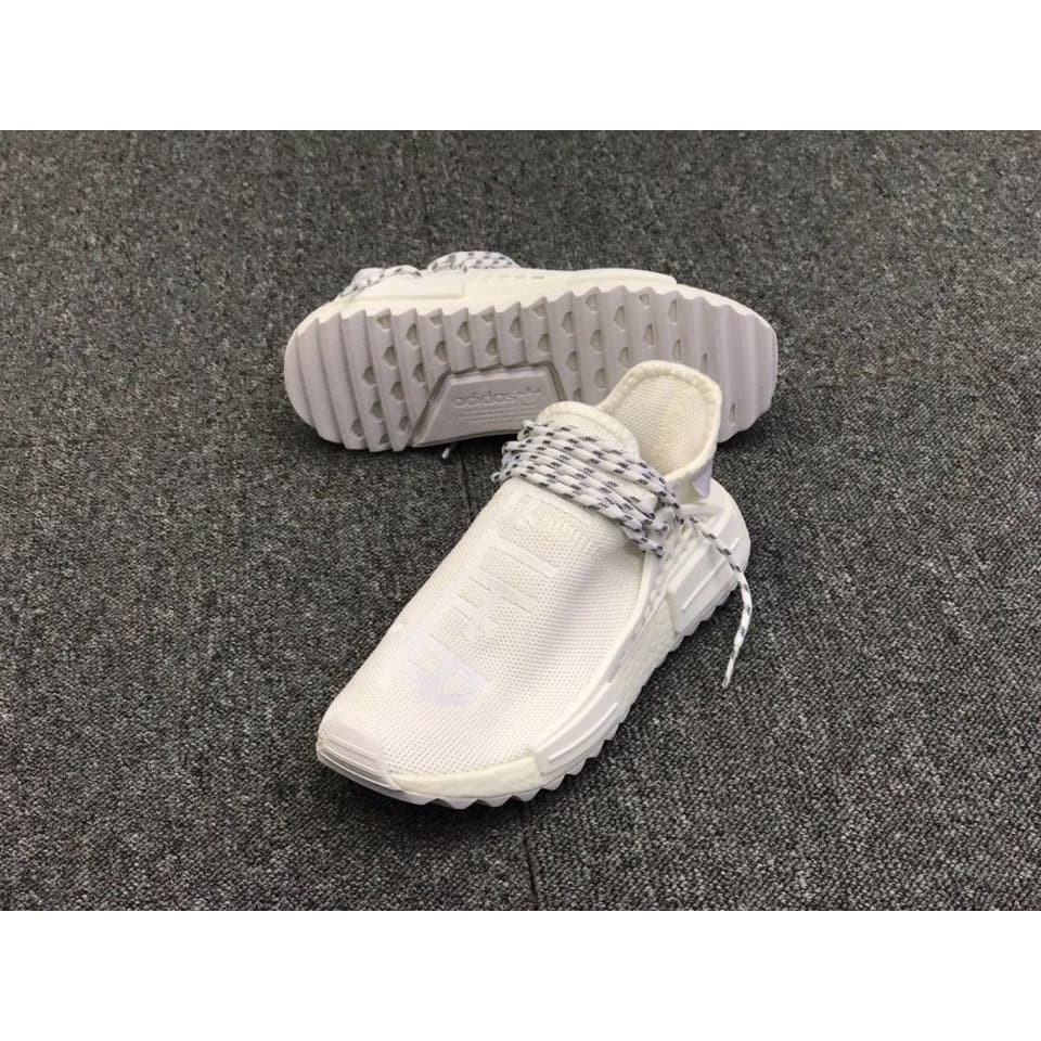 Giày human race