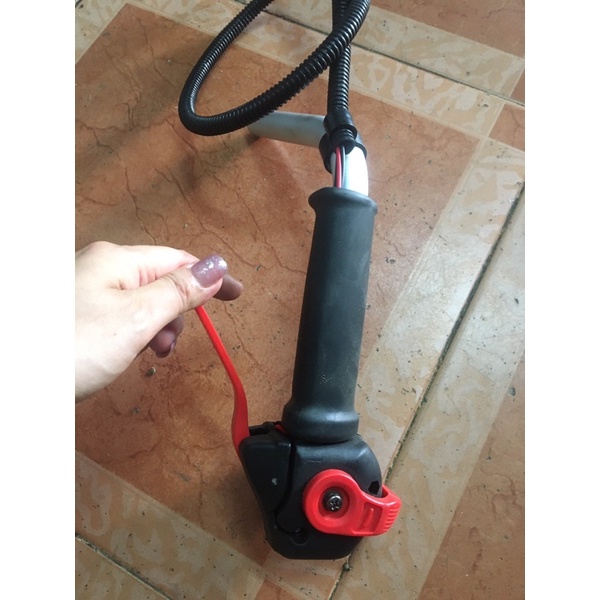 Tay lái máy cắt cỏ 226 Komatsu