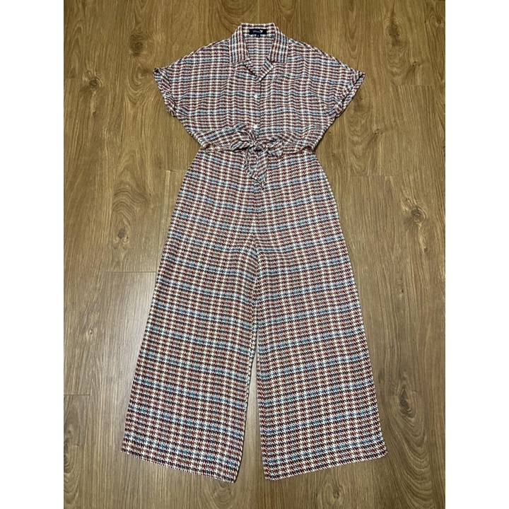 Bộ áo và quần ivy size S, mới 97%