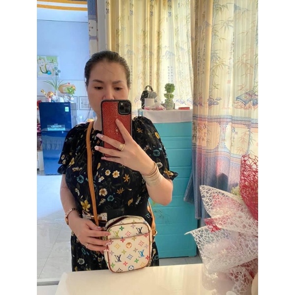 Túi lv đeo chéo  sale lổ